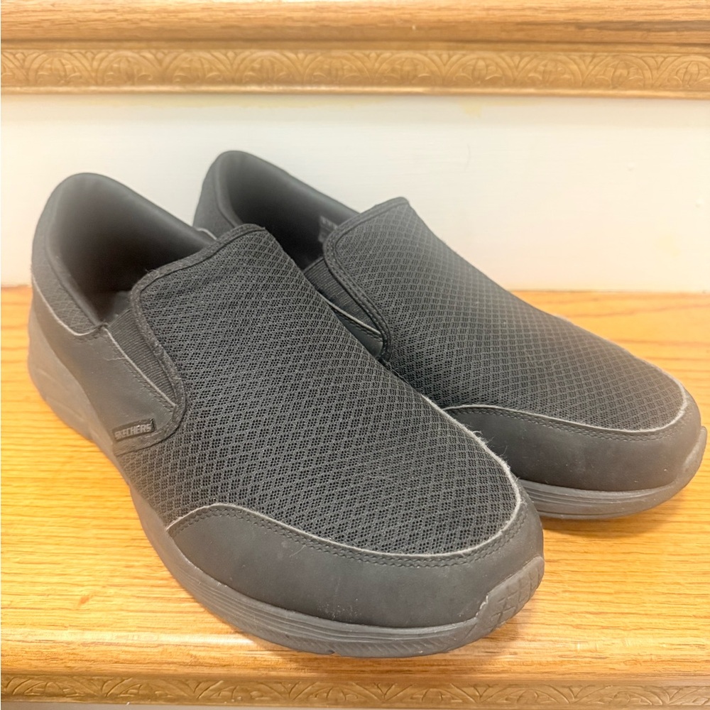 Skechers Men's Black Mesh Slip-On Loafers/ size 12 used but good condition